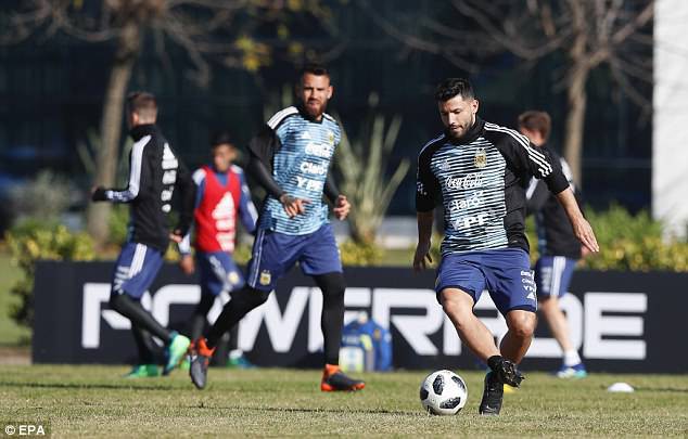 Messi lên tuyển Argentina, tập luyện cho mục tiêu dang dở 4 năm trước